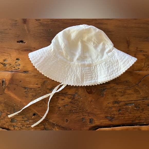 Lot of three white hats for baby 6-12 months - Picture 2 of 7